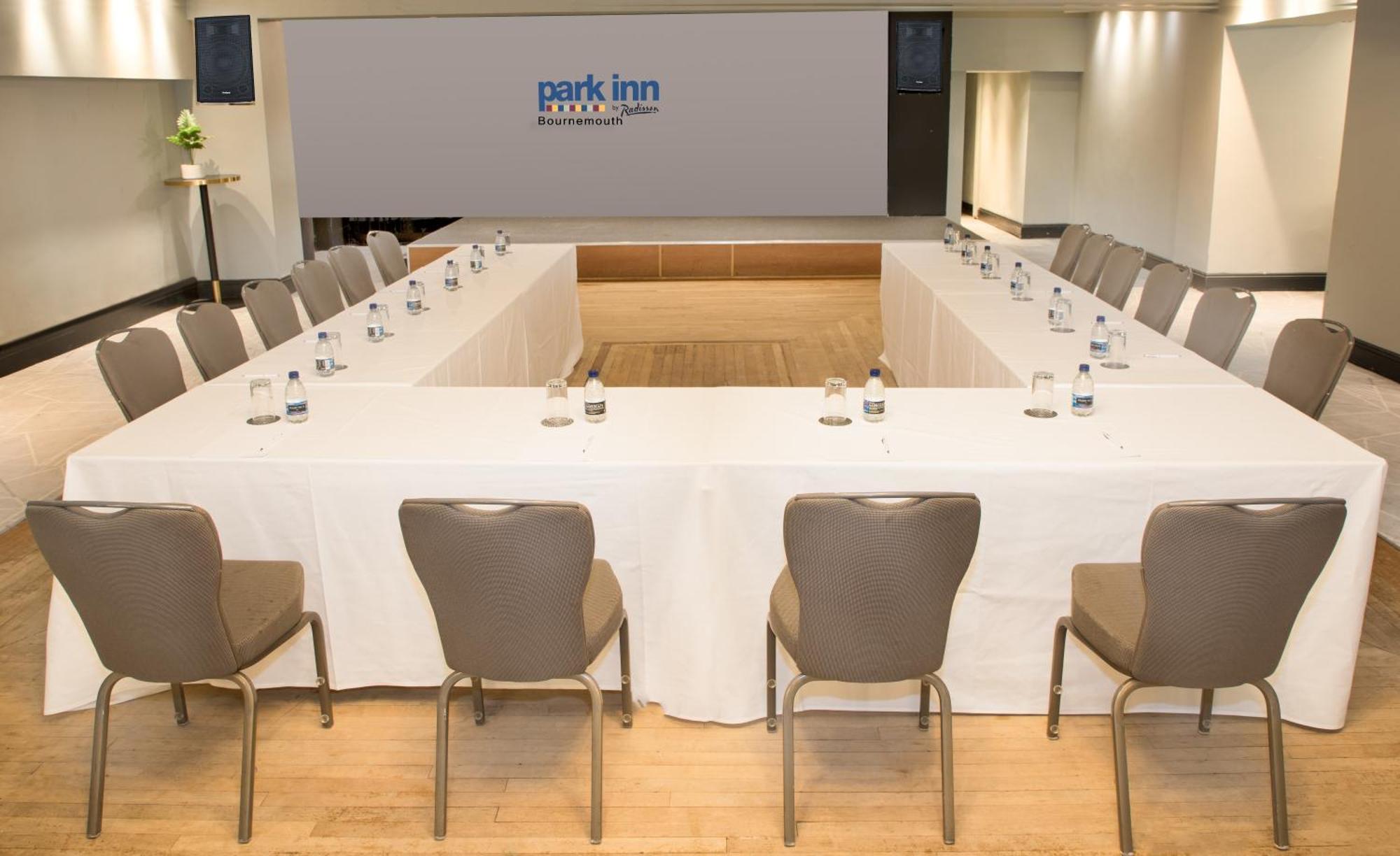 Park Inn By Radisson בורנמות' מראה חיצוני תמונה